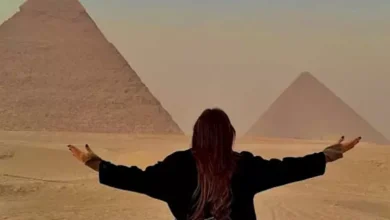 سلمى أبو ضيف تظهر بدون مكياج وياسمين عبدالعزيز تستعرض لقطات من أهرامات الجيزة