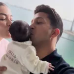 ليلى أحمد زاهر وزوجها يستقبلان طفلتهما الأولى "إيلا" وسط تفاعل الجمهور