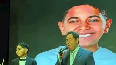 مايسترو محمد عبد الستار يتدخل لإنقاذ الطفل محمد محمود خلال حفلهما الغنائي
