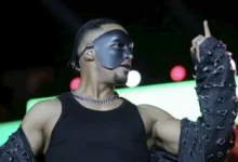 محمد رمضان يظهر بلوك غريب في حفله بالساحل الشمالي ويؤكد على سلامة الحضور