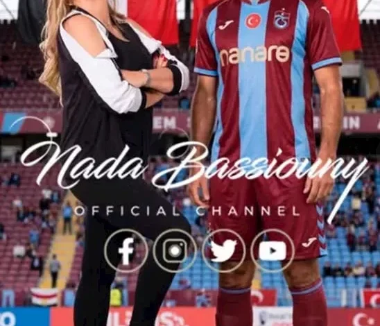 ندى بسيوني تعلّق على انتقال محمد صلاح إلى الدوري التركي بصورة طريفة