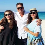 يارا السكري تشارك صور عطلتها الصيفية مع أسرتها على شاطئ البحر