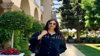 ياسمين عبدالعزيز تشارك صوراً من الأهرامات وصالة الألعاب الرياضية وتستعرض إطلالاتها المميزة