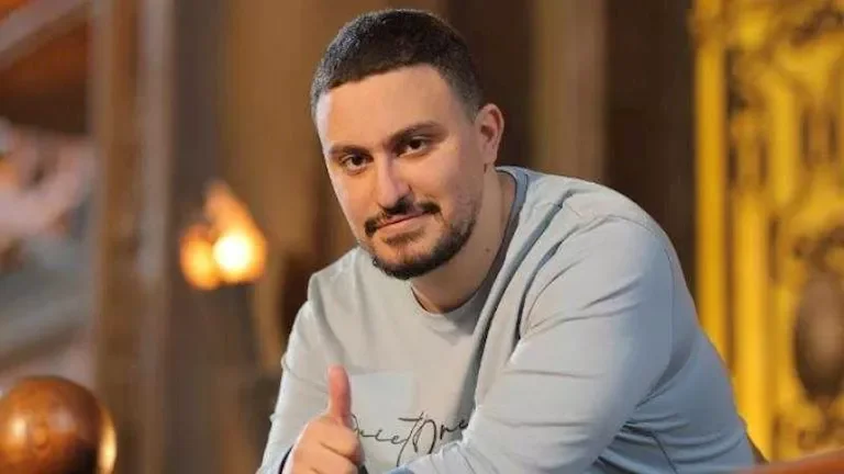 ياسين السقا يحذر من شائعات تمس أسرته ويتوعد باتخاذ إجراءات قانونية