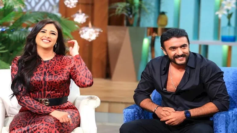 أحمد العوضي يرد على متابع بعد اعتذاره لياسمين عبد العزيز: "اللي يولع على العام ينطفي في العام"