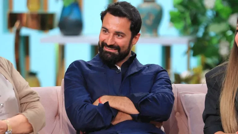 أحمد حاتم يعلن عن عرض خاص للنساء لفيلم ريد فلاج ويشكر الرجال بطريقة طريفة