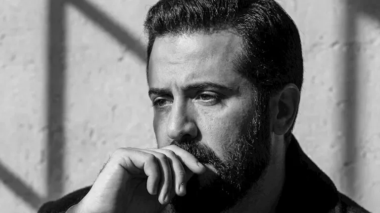 أحمد رفعت يطلب الدعاء لوالدته بعد دخولها العناية المركزة