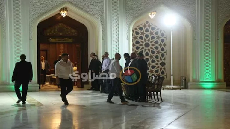 أشرف زكي وعلاء مرسي ومايان السيد يشاركون في عزاء الفنان الراحل محمد التاجي