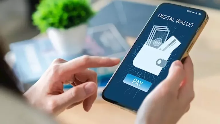 ارتفاع أسعار النفط بعد تخفيضات الإنتاج من أوبك+ وتوقعات بزيادة الطلب العالمي
