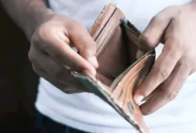 ارتفاع أسعار النفط بعد قرار أوبك+ بخفض الإنتاج بمقدار 1.3 مليون برميل يومياً