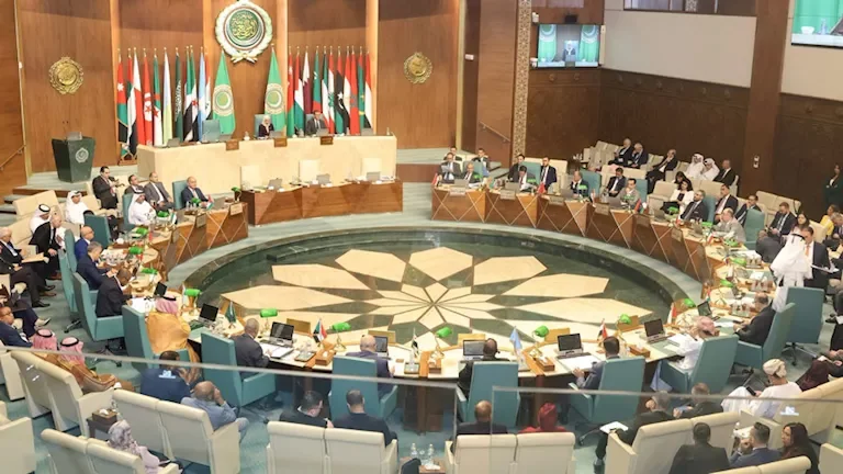 الجيش الإسرائيلي يعلن عن استهداف مواقع لحركة حماس في غزة رداً على إطلاق صواريخ