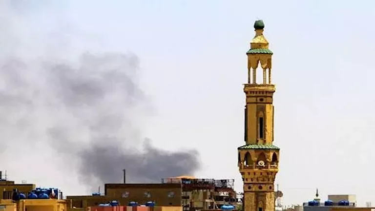 الجيش الإسرائيلي يعلن عن استهداف مواقع في غزة رداً على إطلاق صواريخ نحو أراضيه