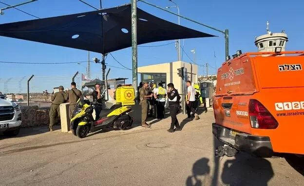 الجيش الإسرائيلي يعلن عن استهداف مواقع لحماس في غزة رداً على إطلاق صواريخ نحو أراضيه