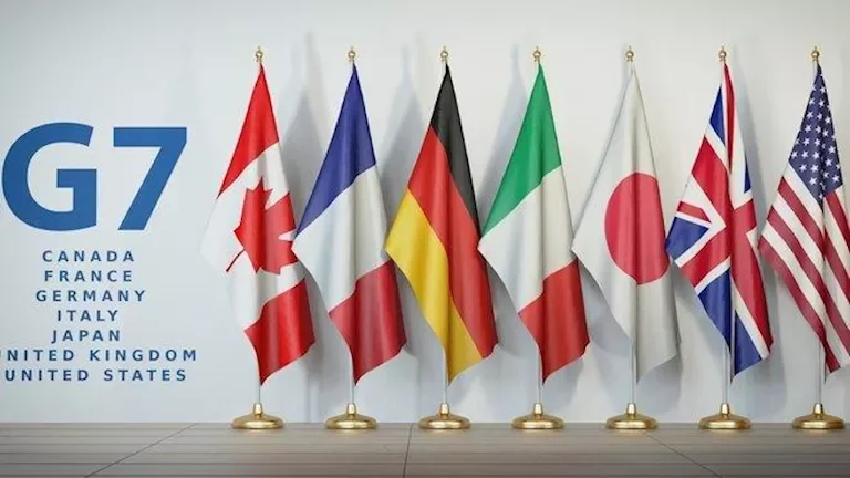 الجيش الإسرائيلي يعلن عن استهداف مواقع لحماس في غزة رداً على إطلاق صواريخ نحو الأراضي المحتلة