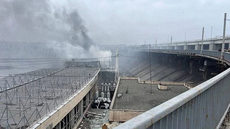 الجيش الإسرائيلي يعلن عن تنفيذ عمليات عسكرية في قطاع غزة رداً على الهجمات الصاروخية