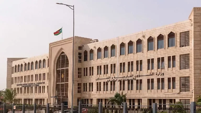 الجيش الإسرائيلي يعلن عن تنفيذ غارات جوية على مواقع في قطاع غزة