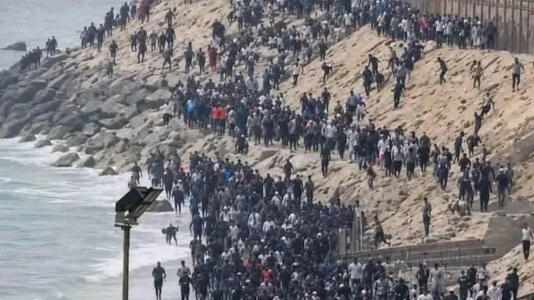 الجيش يعلن مقتل 20 مسلحاً في غارات جوية على معاقلهم شمال غرب البلاد