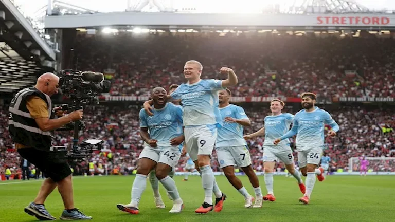 النادي الأهلي يعلن تجديد عقد اللاعب محمد الشناوي حتى 2026