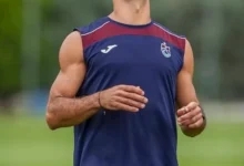 النادي الأهلي يعلن تجديد عقد اللاعب محمد الشناوي حتى 2026