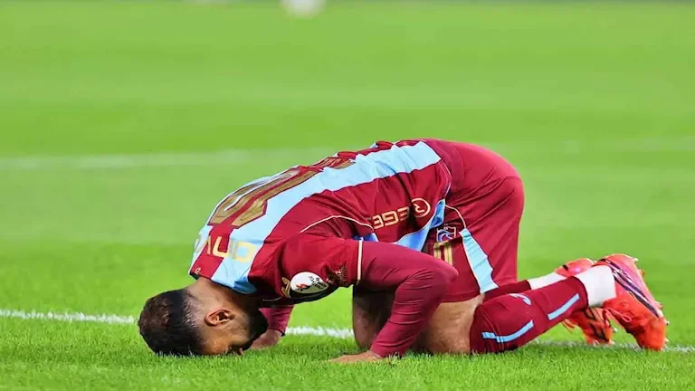 النادي الأهلي يعلن تجديد عقد محمد الشناوي حتى 2026