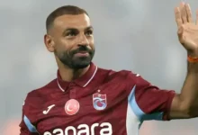 النادي الأهلي يعلن تجديد عقد مدربه بيتسو موسيماني لمدة عامين إضافيين