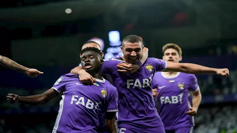 النادي الأهلي يعلن تجديد عقد مدربه حتى 2025 بعد نجاحه في الدوري الممتاز
