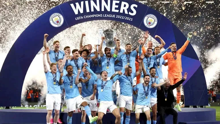 النادي الأهلي يعلن عن تجديد عقد المدرب بيتسو موسيماني حتى 2025