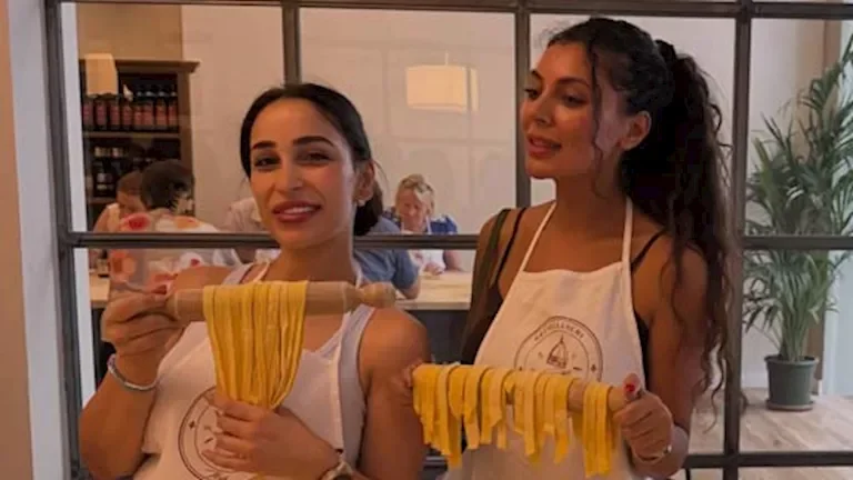 بسمة داود تشارك متابعيها صوراً من حصة طبخ خلال عطلتها في هولندا