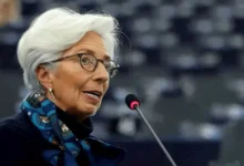 تراجع مؤشر بورصة القاهرة بنسبة 2% مع استمرار الضغوط الاقتصادية على السوق
