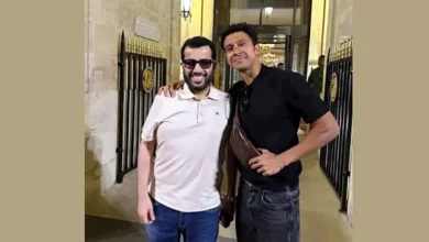 تركي آل الشيخ يحتفل بإنهاء تصوير مسلسل "الأمير" ويشارك صورة مع عصام عمر في باريس