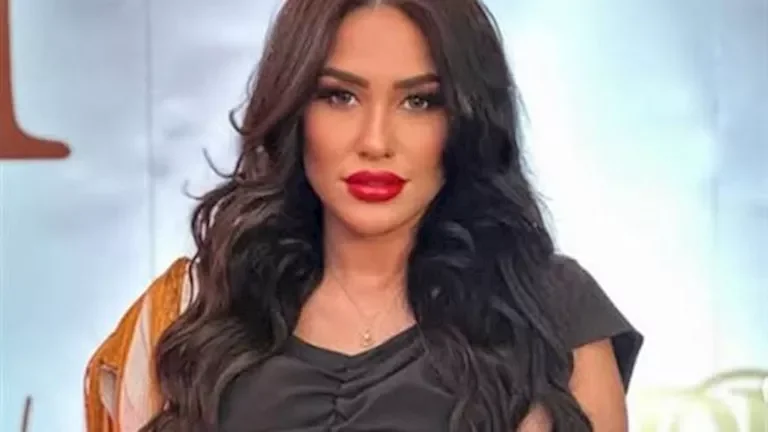 سارة السعدي: "مسرحية الخادم الأخرس أول فرصة لي في الإخراج بمهرجان كلباء"