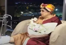 فيفي عبده تطمئن جمهورها بعد إصابتها بكسر في القدم وتكشف تفاصيل الحادث