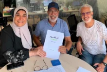 مدحت العدل يتعاقد على تحويل مسرحية "أم كلثوم .. دايبين في صوت الست" إلى كتاب بالتزامن مع معرض الكتاب
