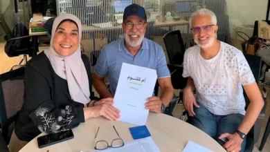 مدحت العدل يتعاقد على تحويل مسرحية "أم كلثوم .. دايبين في صوت الست" إلى كتاب بالتزامن مع معرض الكتاب