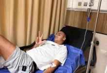 مصطفى حدوتة ينشر صورة من المستشفى ويحتفل بطرح أغنية "نوغا" لهيفاء وهبي