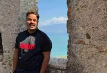 مصطفى غريب يودع الصيف بطريقة كوميدية وينتظر عرض فيلم "الورشة"