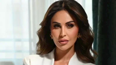 مي سليم تتألق ببدلة بيضاء قصيرة وتكشف تفاصيل مسلسلها الجديد "عيلة بتعمل عمايل"