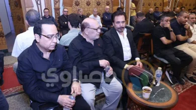 نجوم الفن يشاركون في عزاء زوجة الكاتب أيمن سلامة بمسجد الشرطة بالشيخ زايد