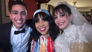 ياسمينا العبد تتألق بفستان زفاف في كواليس مسلسل خمسين/خمسين
