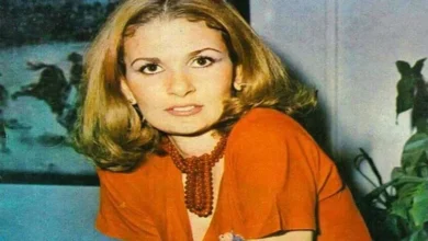 يسرا تستعيد ذكرياتها في الثمانينات بصور نادرة عبر فيسبوك