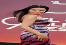 أروى جودة تتألق بفستان موف وأسود في مهرجان الجونة السينمائي بصحبة زوجها