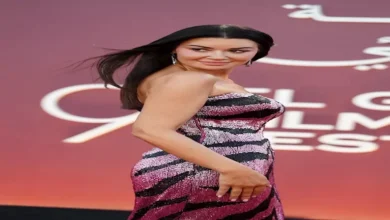 أروى جودة تتألق بفستان موف وأسود في مهرجان الجونة السينمائي بصحبة زوجها