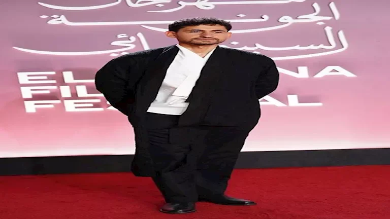 أمير المصري يتألق بإطلالة أنيقة في سادس أيام مهرجان الجونة السينمائي
