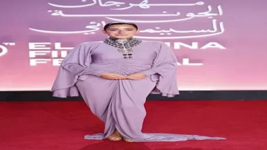 أمينة خليل تتألق بفستان موف وعقد فالنتينو الفاخر بسعر 380 ألف جنيه