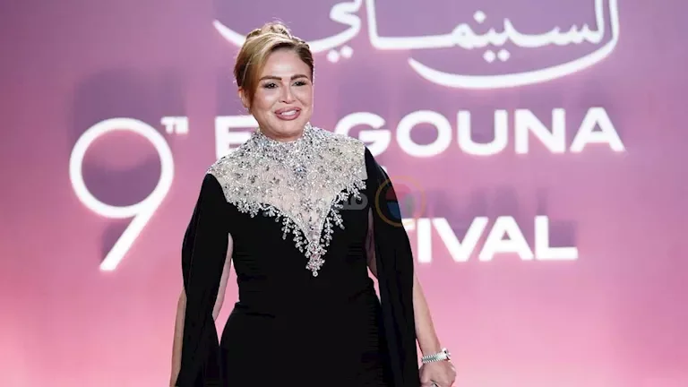 إلهام شاهين تكشف كواليس علاقتها بالمخرج محمد خان في مهرجان الجونة السينمائي