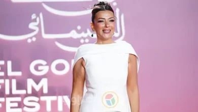 إنجي المقدم تتألق بفستان أبيض أنيق في خامس أيام مهرجان الجونة السينمائي
