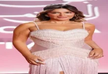 إنجي المقدم تتألق بفستان بالشراشيب وفتحة ساق جريئة في مهرجان الجونة السينمائي