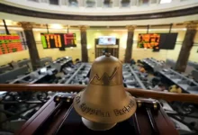 ارتفاع أسعار النفط مع تزايد الطلب العالمي وتوقعات بتقليص الإنتاج