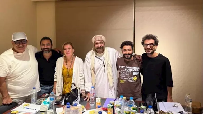 استئناف تصوير فيلم "ورا الكنبة" مع انضمام انتصار وهنا شيحة للفريق الفني