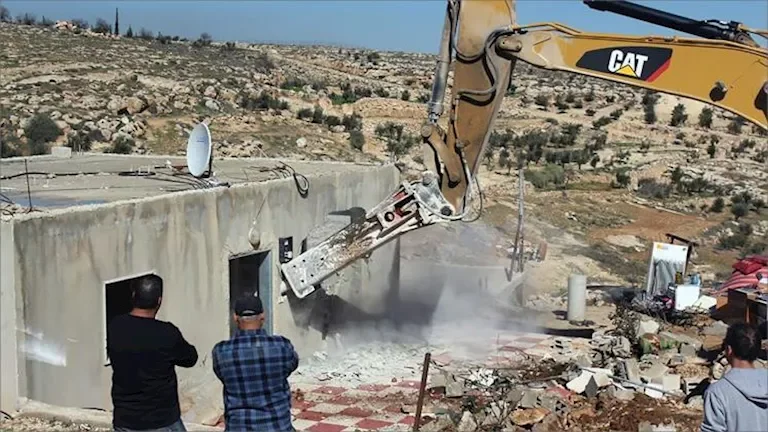 الجيش الإسرائيلي يعلن عن استهداف مواقع لحركة حماس في قطاع غزة بعد تصعيد التوترات